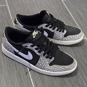 Nike Air Jordan Black and Gray Sneakers. Used